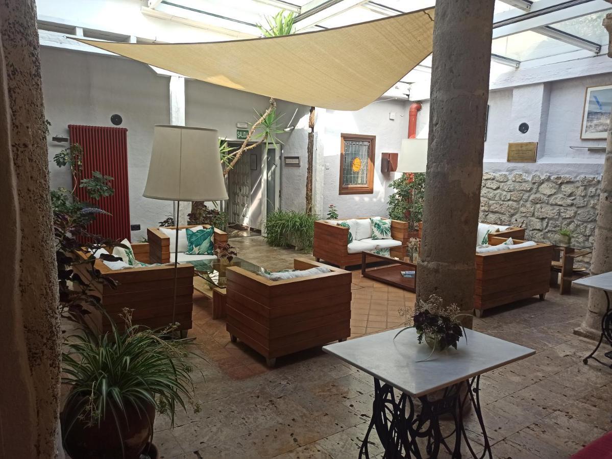 Hotel Casa Del Abad Ampudia Bagian luar foto