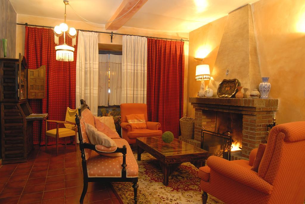 Hotel Casa Del Abad Ampudia Bagian luar foto