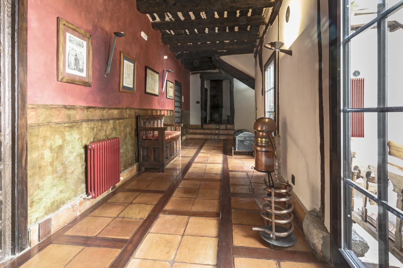 Hotel Casa Del Abad Ampudia Bagian luar foto