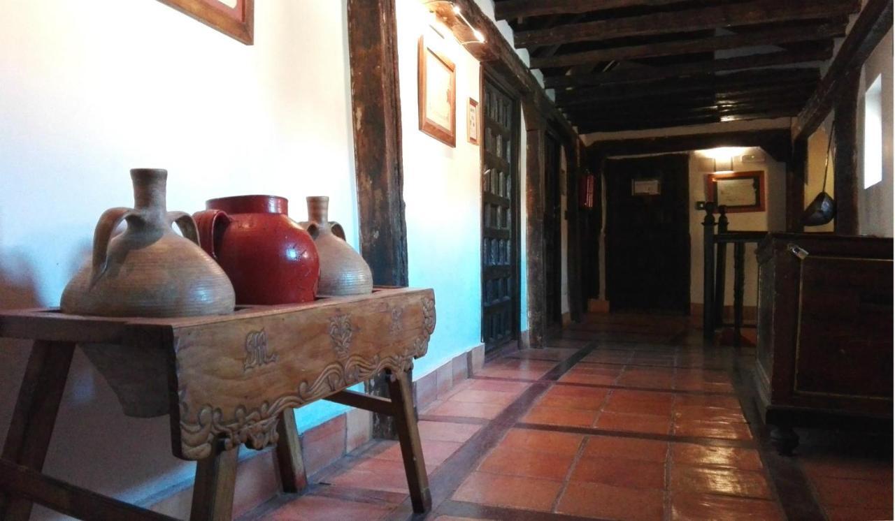 Hotel Casa Del Abad Ampudia Bagian luar foto